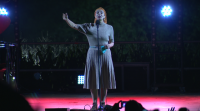 Luz Casal agasalla cun concerto a piano o público asistente ao Festival da Luz en Boimorto