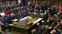 Boris Johnson mándalle á Unión Europea dúas cartas contrapostas