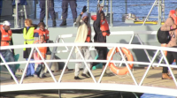 O acordo entre 8 países da UE permite o desembarco de 49 inmigrantes tras 19 días no mar