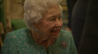 Isabel II rexeita o premio á Anciá do Ano: "Unha é tan vella como se sente"