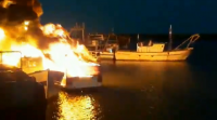 Incéndiase un pesqueiro en Huelva e deixa dous feridos