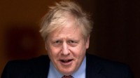 Boris Johnson segue hospitalizado por coronavirus "pero a cargo do Goberno"