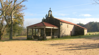 Lea en Cerdedo-Cotobade pola pechadura e as tallas ‘restauradas’ dunha capela