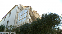 Cae a fachada dunha casa en Oleiros sen causar feridos