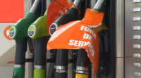 O exército e a policía transportan o combustible en Portugal para garantir o abastecemento
