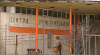 Un preso agride cinco funcionarios durante un cacheo na prisión da Lama
