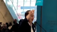 Abel Caballero inaugura unha tenda ao grito de "Long life to Primark at Vigo"