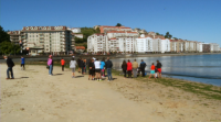 Teñen que sacrificar un golfiño varado na praia da Ladeira en Baiona