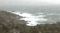 A alerta por vento no mar nas Rías Baixas impide faenar a frota e suspende actividades