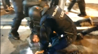 Os enfrontamentos da noite en Barcelona deixan 44 feridos e tres detidos