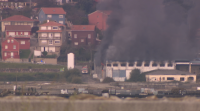 Arde unha nave industrial abandonada na Pobra do Caramiñal