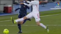 Aspas mancouse nunha entrada de Nacho ao comezo da segunda metade
