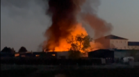 Catro naves industriais afectadas nun incendio en Madrid