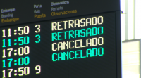 As cancelacións e atrasos continúan nas conexións aéreas entre Galicia e Madrid