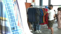 A Coruña acolle un mercadiño de roupa retro de segunda man ao peso