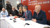 O PSOE cántabro non rompe o pacto con Revilla