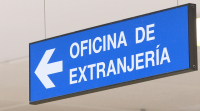 Detida en Santiago unha parella acusada de estafar inmigrantes con trámites de estranxeiría
