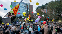 Lanzan globos de pintura contra a Consellería do Interior en Barcelona e piden a dimisión de Buch