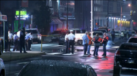 Un tirador atrinchérase durante 8 horas e fere a varios policías en Filadelfia