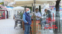 O peche da actividade preocupa os hostaleiros e comerciantes das vilas de Asturias lindeiras con Galicia