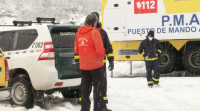 Os aludes impiden rescatar o operario dunha máquina quitaneves desaparecido en Asturias