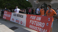 Os traballadores de Alu Ibérica instan ao Goberno e á Xunta a retomar a produción na planta