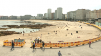 Valan as praias da Coruña para controlar o acceso dos bañistas e evitar aglomeracións
