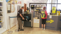 Correos ofrécelles aos peregrinos selar a súa credencial de xeito dixital