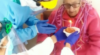 Celebra os seus 99 anos coa noticia de que superou o coronavirus