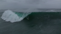 Os surfeiros afrontan ondas xigantes nos adestramentos para o Illa Pancha Challenge
