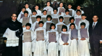 Os antigos nenos do coro honran o ex-director da escolanía da catedral de Santiago