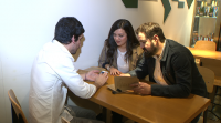 Tres galegos crean unha aplicación para ir tomar os mellores petiscos