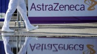 Bruxelas denuncia a AstraZeneca por non respectar o contrato coa UE