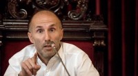 Jácome rexeita dimitir e acusa o PP de querer dar "un golpe de Estado" en Ourense