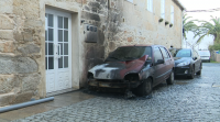 Catro incendios en Porto do Son danan coches, casas e colectores de lixo