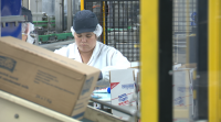 A fábrica de Nestlé en Pontecesures elabora leite condensado que chega a 26 países