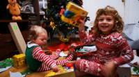 Papá Noel entregou os agasallos nos fogares galegos e foi moi xeneroso