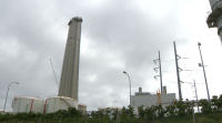 A desmontaxe da cheminea da central térmica de Sabón causa malestar  entre os veciños