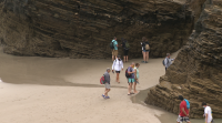 A praia das Catedrais suma xa nove días consecutivos con pases de visita esgotados