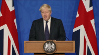 Boris Johnson anuncia unha terceira dose da vacina