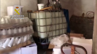 Desmantelan un laboratorio clandestino de hidroxel en Boiro