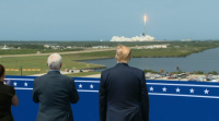 Estados Unidos e SpaceX lanzan con éxito a nave espacial "Crew Dragon"