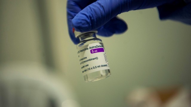 Comeza a repartición de 345.000 doses de AstraZeneca entre as comunidades