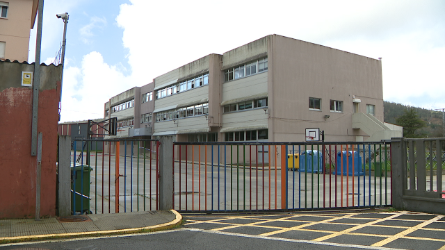 Un positivo obriga a pechar o comedor a 165 alumnos dun colexio de Vimianzo