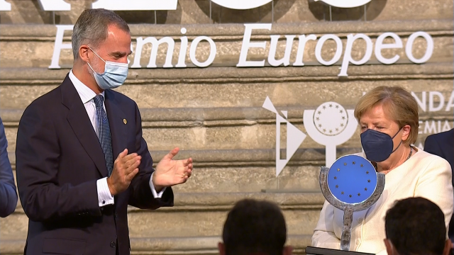 Merkel recibe o Premio Europeo Carlos V pola súa traxectoria política