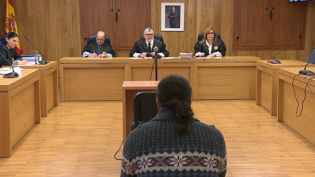 Condenan a 21 anos o home que tentou asasinar en Foz a ex-parella e o fillo dela