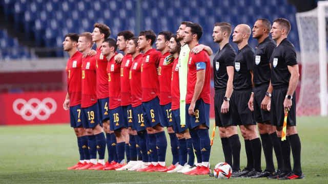 España empata a uns contra Arxentina e pasa como primeira de grupo