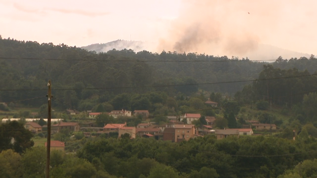 Extinguido o incendio declarado onte en Rois