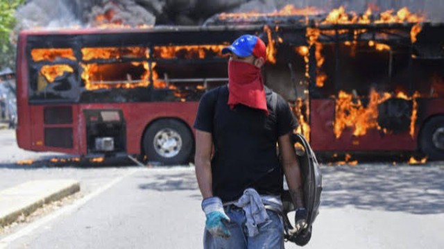 Varios feridos por enfrontamentos en protestas antigobernamentais en Venezuela