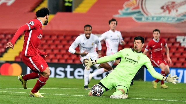 O Real Madrid resiste en Anfield e accede a semifinais (0-0)